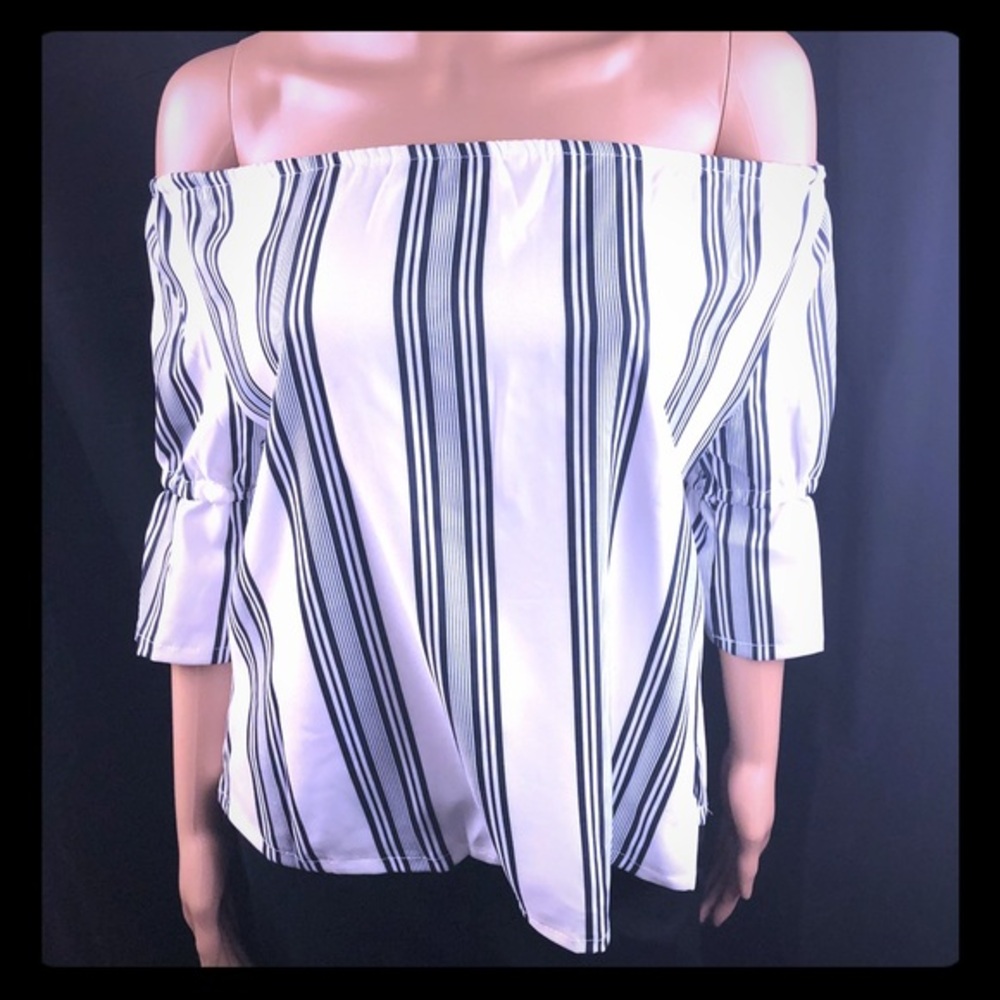 Flirty‎ off the shoulder top - Picture 3 of 6